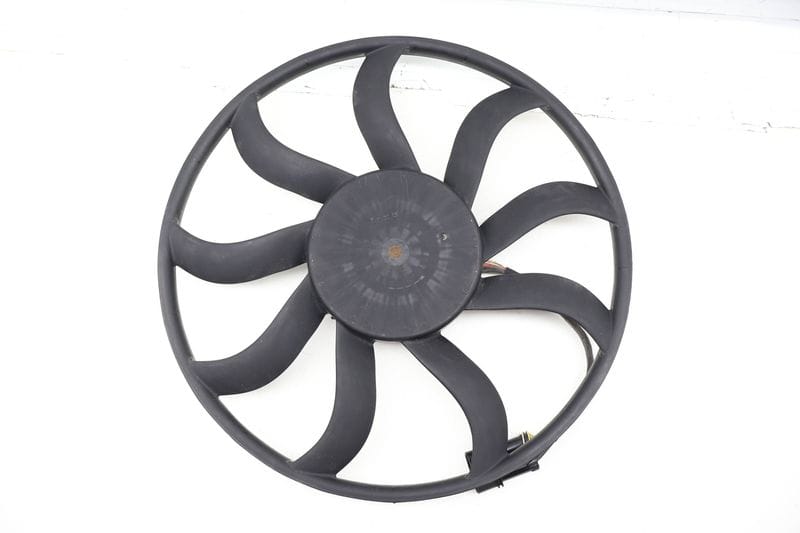 Radiator Electric Cooling Fan 7P0121203H — Used (SKU 720389)
