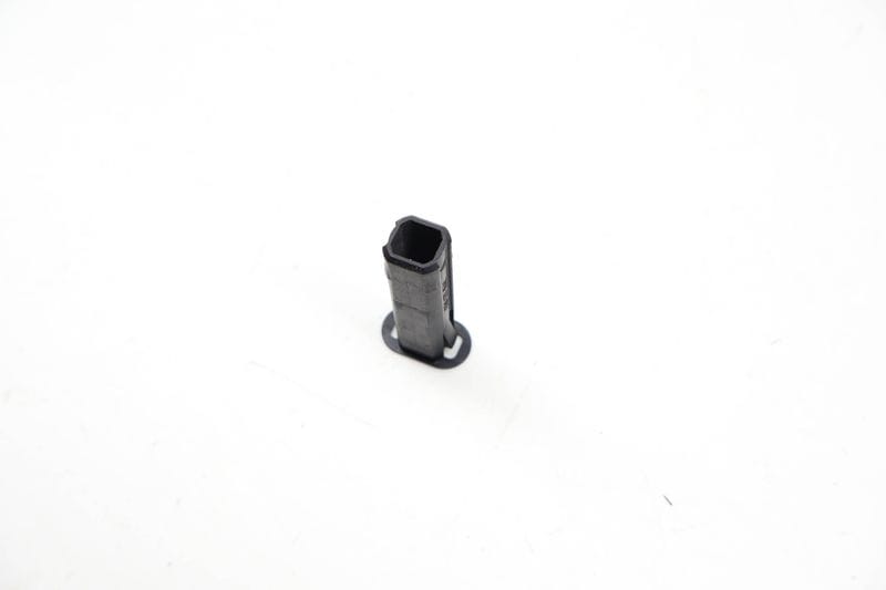 Radiator Mount / Bracket / Clip 7P0121095 — Used (SKU 720275)