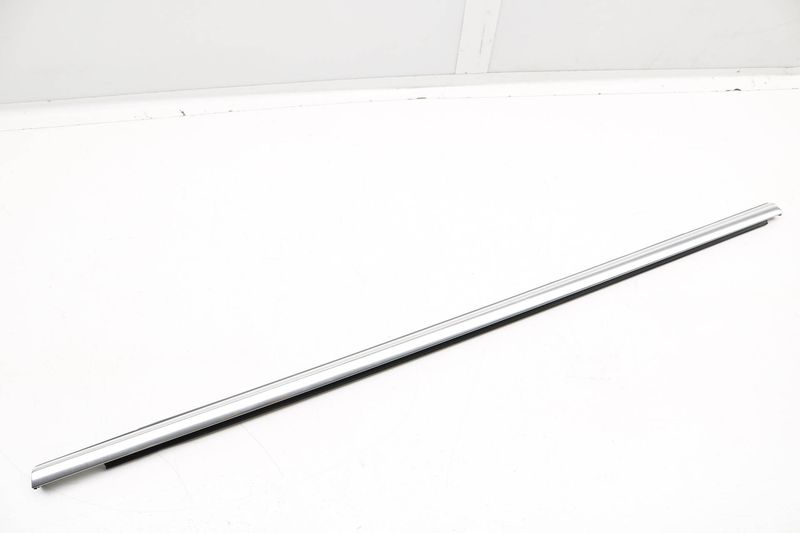Exterior Door / Window Slot Seal Trim 7P0839475F — Used (SKU 320799)