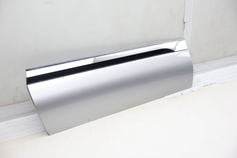 Lower Door Molding / Blade 7P6854949H — Used (SKU 720057)