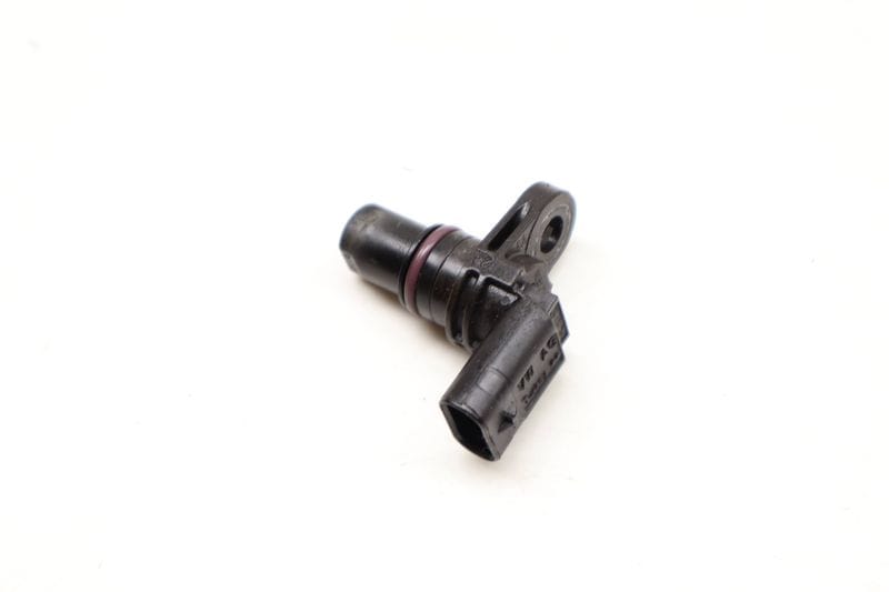 Cam / Camshaft Position Sensor 04C907601 — Used (SKU 611711)