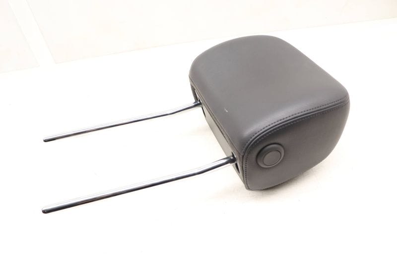 Headrest / Head Rest 8V5881901 — Used (SKU 523957)