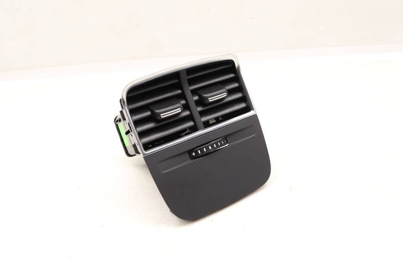 Climate Air Vent 8V0819203 — Used (SKU 523869)
