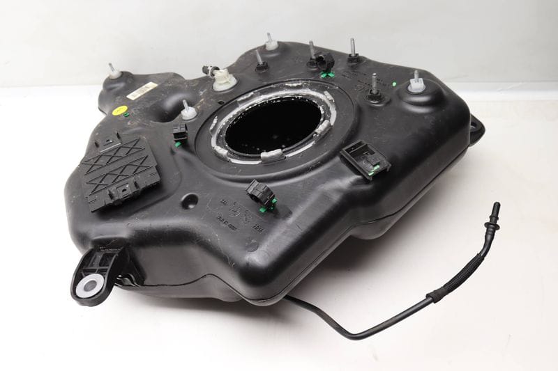 Diesel Exhaust Fluid Tank / Def Reservoir 4G0131879C — Used (SKU 599878)