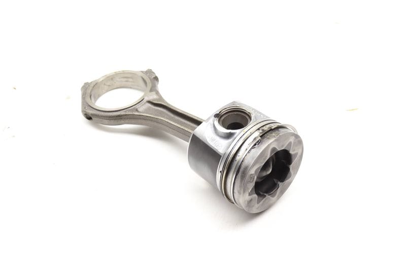 Piston w/ Connecting Rod 059107065JE — Used (SKU 599901)