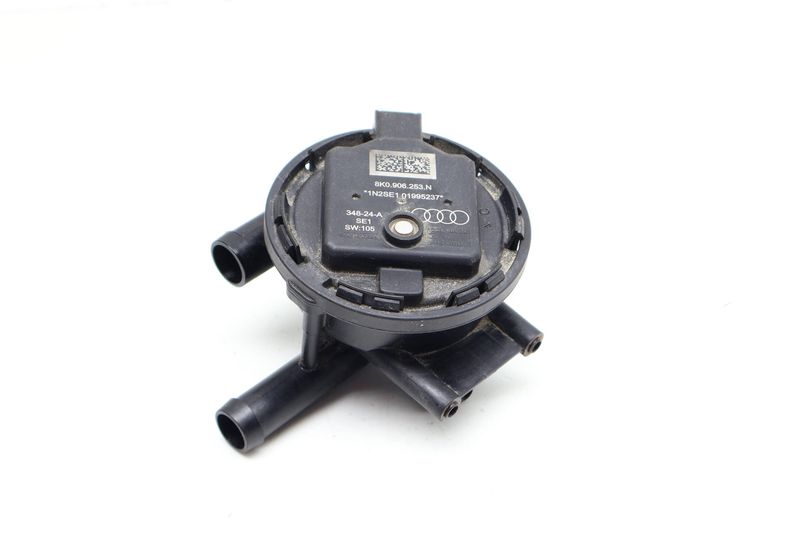 Leak Detection Pump / Pressure Switch 8K0906253N — Used (SKU 683999)