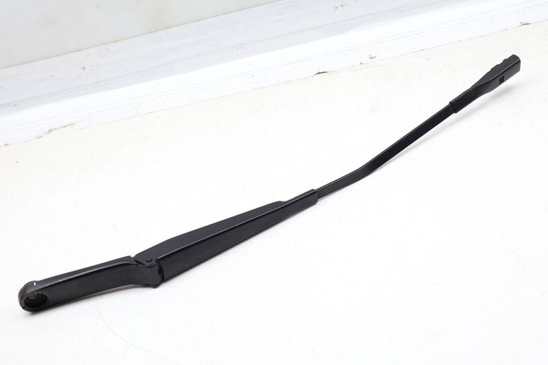 Windshield Wiper Arm 4G1955407D — Used (SKU 683918)