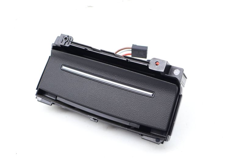 Console Power Outlet 4G0919565 — Used (SKU 683866)