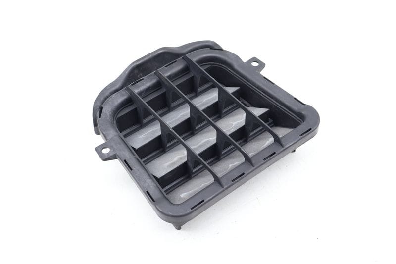 Quarter Panel Vent Insert 8K0819181B — Used (SKU 684077)