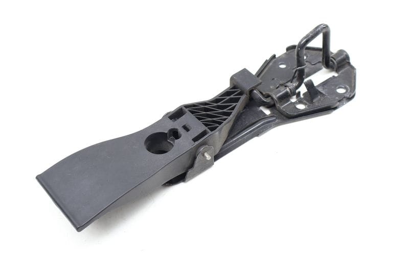 Upper Hood Latch 4G8823480B — Used (SKU 684001)