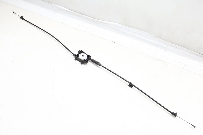 Center Hood Latch Bowden Cable 4H0823531D — Used (SKU 665436)