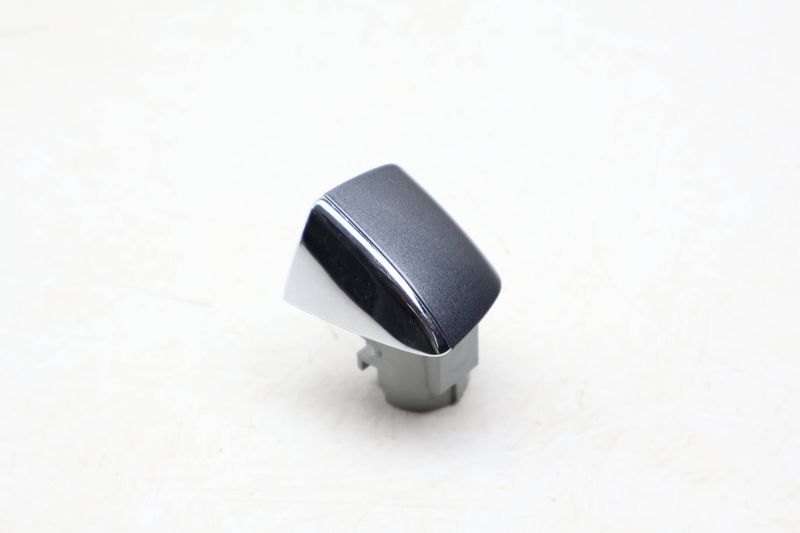 Exterior Door Handle Cylinder Housing w/ Cap 4H0837880C — Used (SKU 674521)
