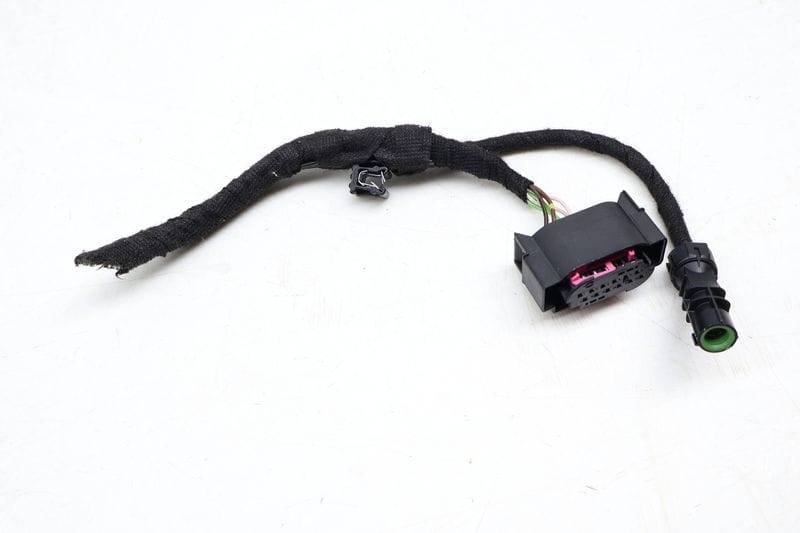Image Processing / Adaptive Cruise Module Wiring Harness / Connector — Used (SKU 674371)