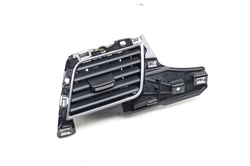 Dash Air Vent 4H1820901C — Used (SKU 665079)
