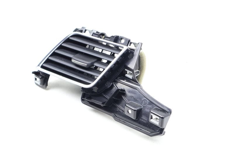 Dash Air Vent 4H1820901C — Used (SKU 674508)
