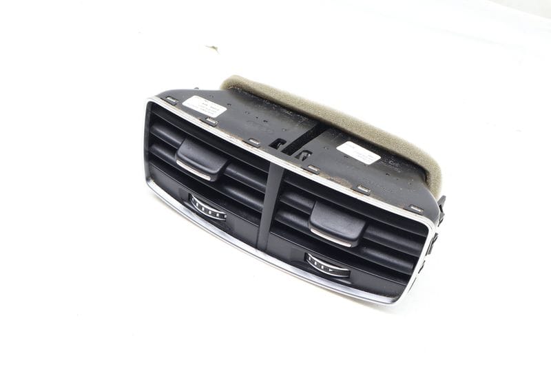 Center Air Vent 4H0819203F — Used (SKU 665081)