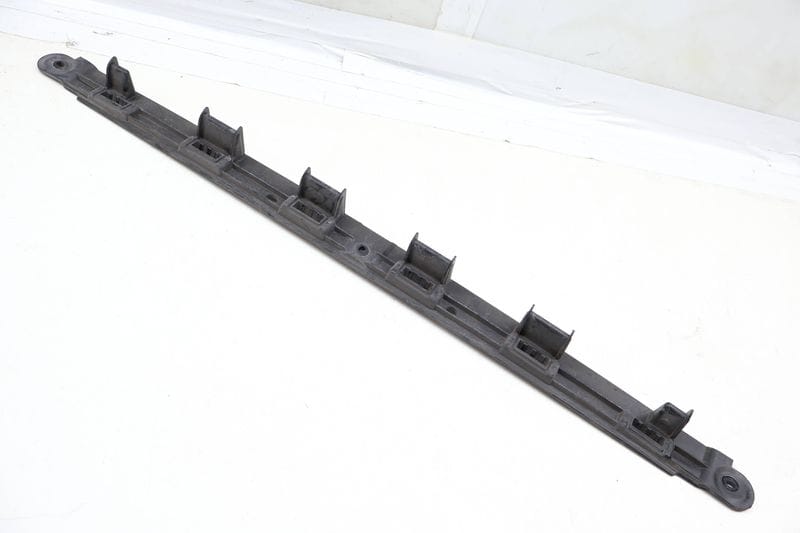 Center Bumper Guide / Bracket 4H0807483A — Used (SKU 674676)