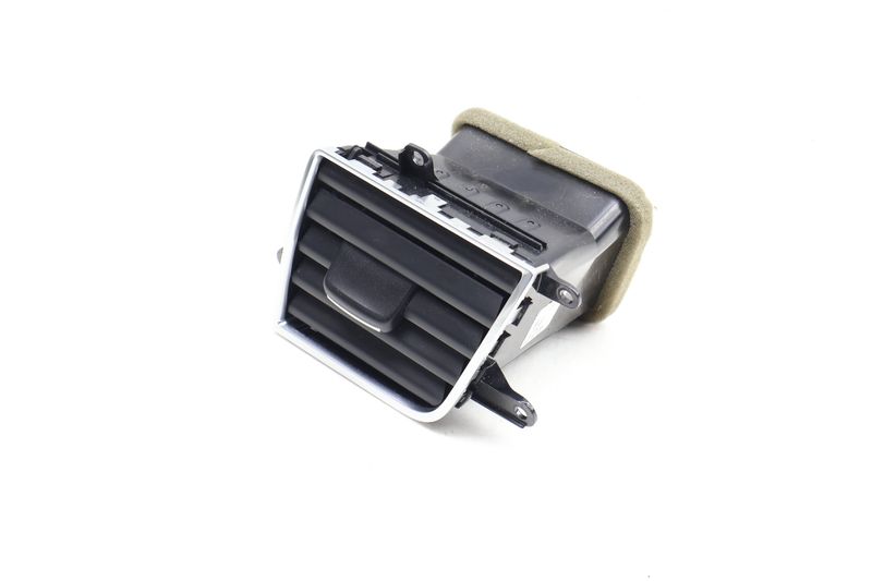 Center Air Vent 4H1820952D — Used (SKU 665078)