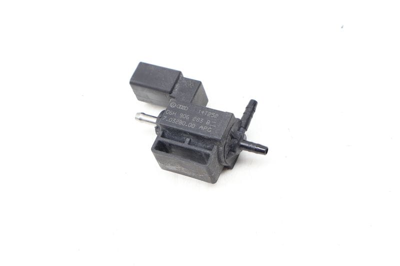 Solenoid Valve 06H906283B — Used (SKU 665304)