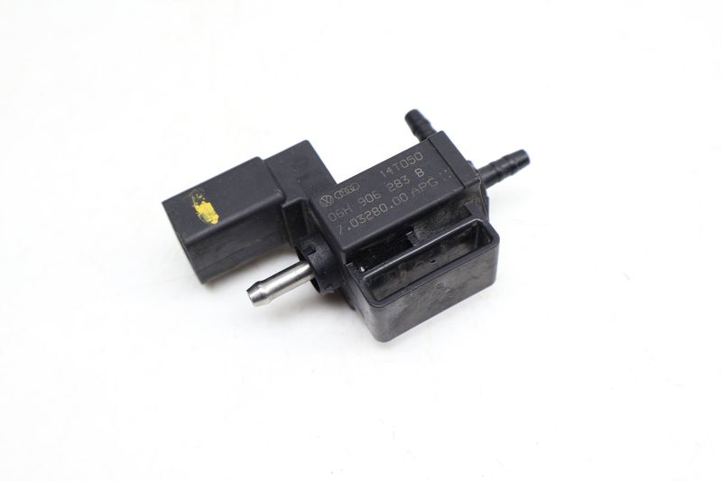 Solenoid Valve 06H906283B — Used (SKU 674411)
