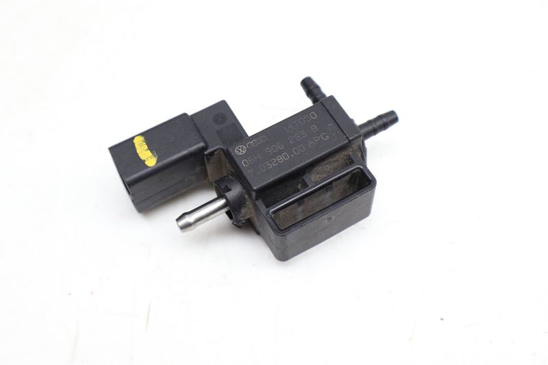 Solenoid Valve 06H906283B — Used (SKU 674412)