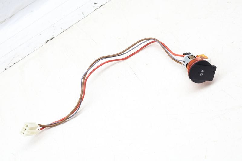 12V Power Outlet 8K0919309 — Used (SKU 702517)