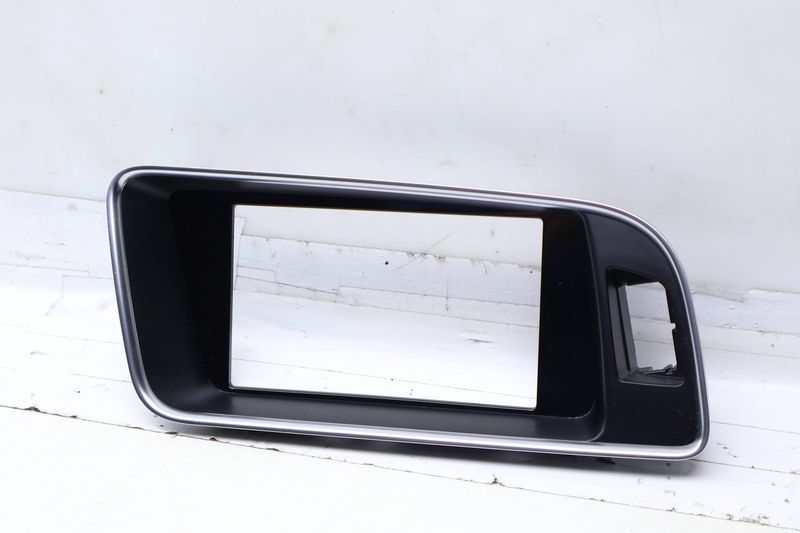 Center Dash Display Trim / Bezel 8R1857186S — Used (SKU 702604)