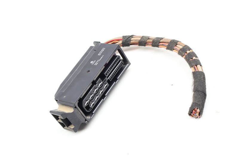 Emergency / Parking Brake Module Wiring Connector 4F0973863D — Used (SKU 702477)