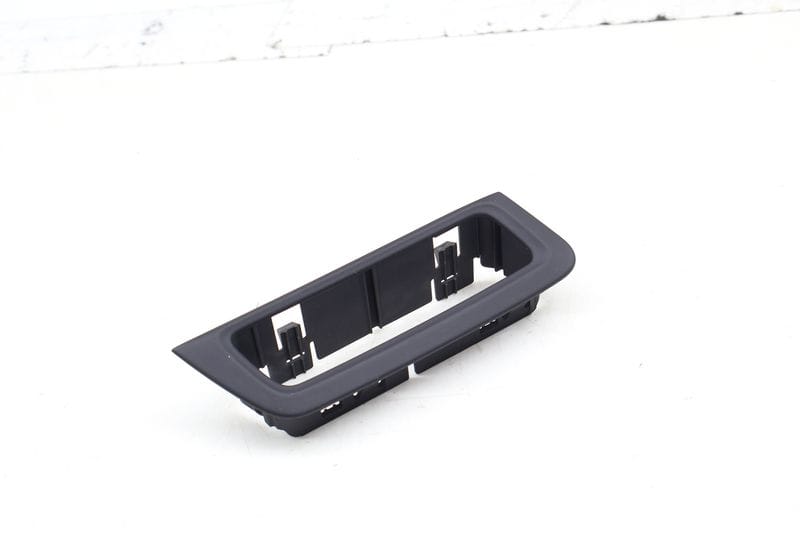 Door Seat Memory Switch Trim / Bezel 8R1959527A — Used (SKU 702553)