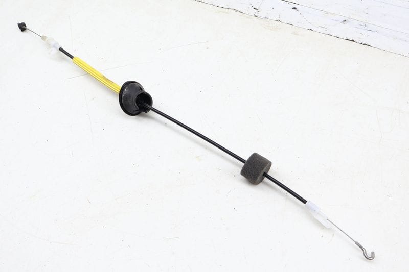 Interior Door Handle Release / Bowden Cable 8R0837085C — Used (SKU 702718)