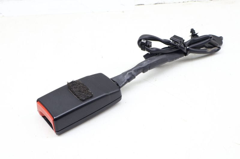 Seatbelt / Seat Belt Buckle Receiver 8R0857756C — Used (SKU 702612)