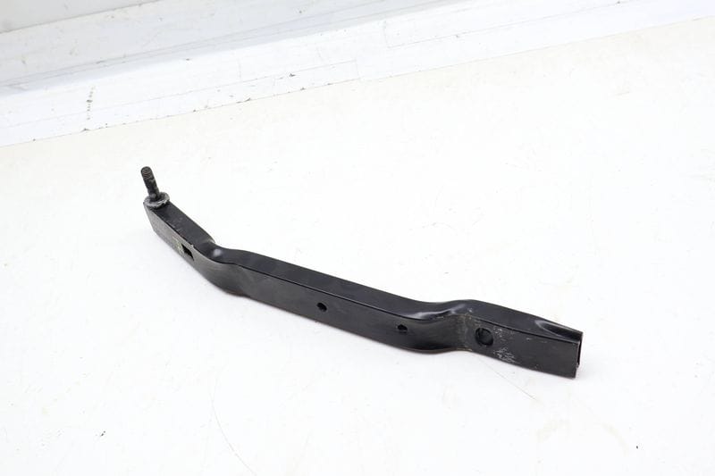 Core Support Mount / Bracket 8R0805527A — Used (SKU 702833)