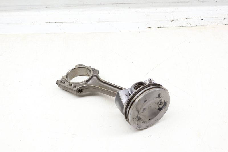 Piston w/ Connecting Rod 06H107065DM — Used (SKU 702785)