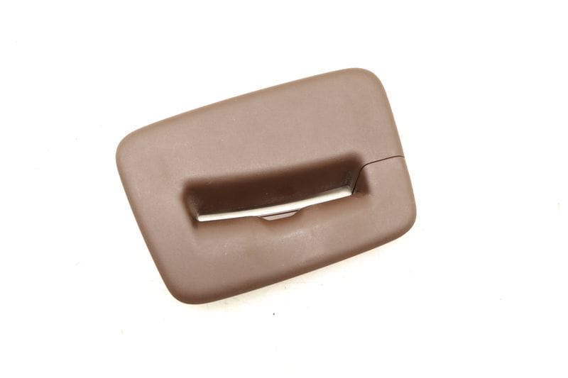 Center Seat Belt Guide / Trim 8R0857763 — Used (SKU 511131)
