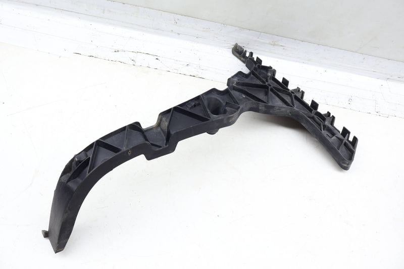 Bumper Guide / Bracket 8R0807453B — Used (SKU 702838)