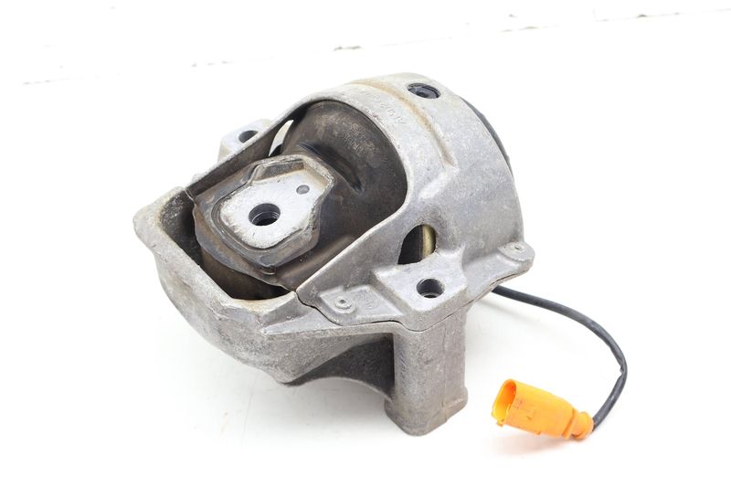 Engine / Motor Mount 8R0199381AK — Used (SKU 702769)