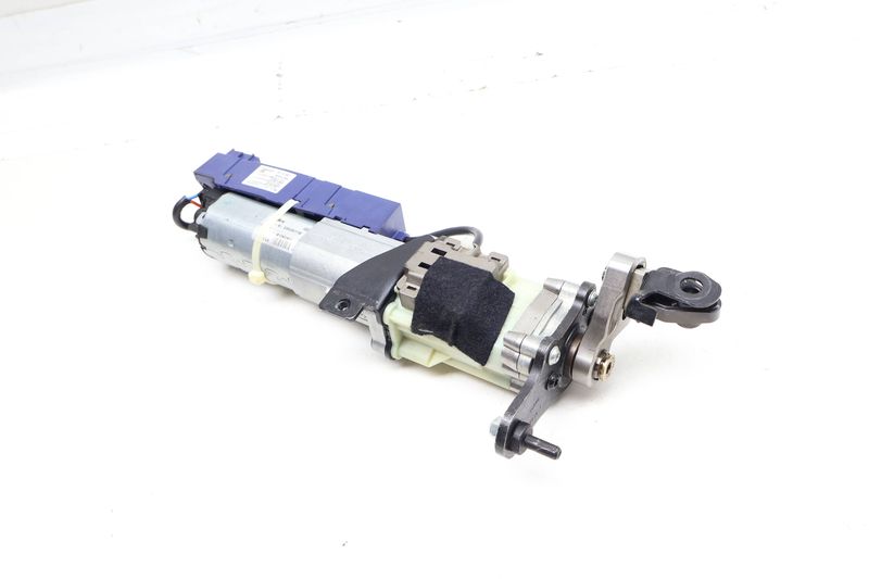Trunk / Hatch Drive Unit Motor 8R0827852D — Used (SKU 702832)