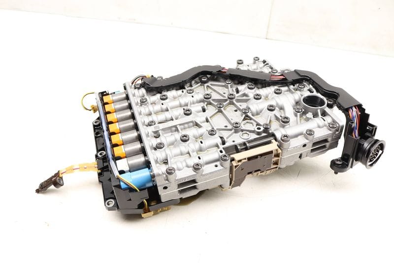 Transmission Valve Body / Mechatronic 8R0927158Q — Used (SKU 511216)