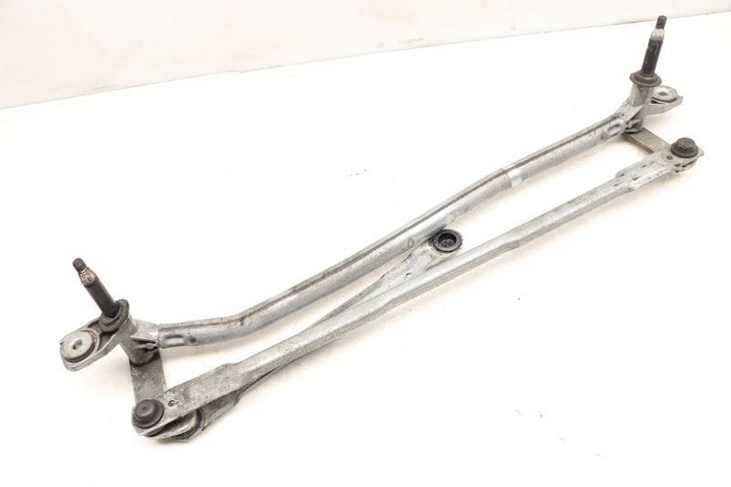 Windshield Wiper Transmission Bracket 8R1955023D — Used (SKU 511064)