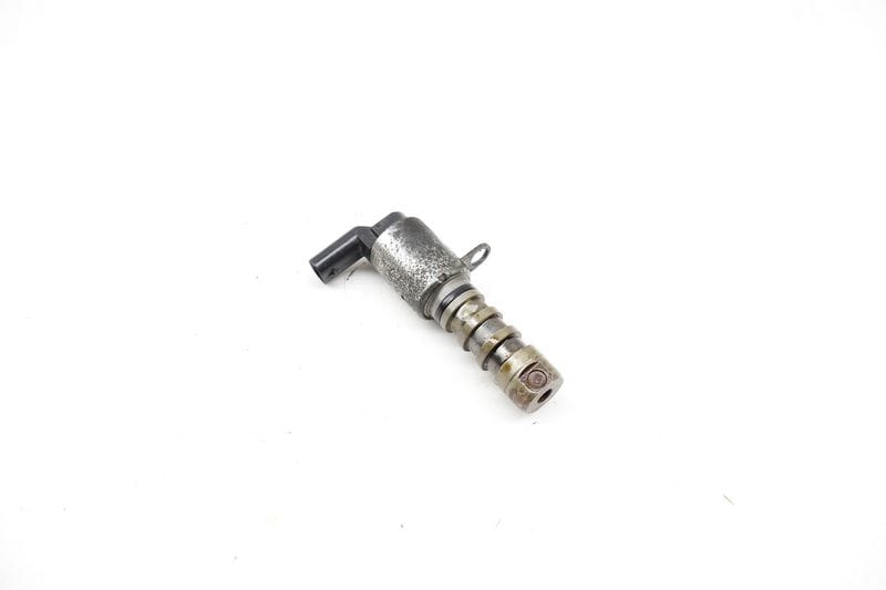Cam / Camshaft N205 Valve Solenoid 06E109257S — Used (SKU 720740)