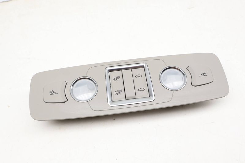 Center Dome Reading Light 4L0947112E — Used (SKU 720647)