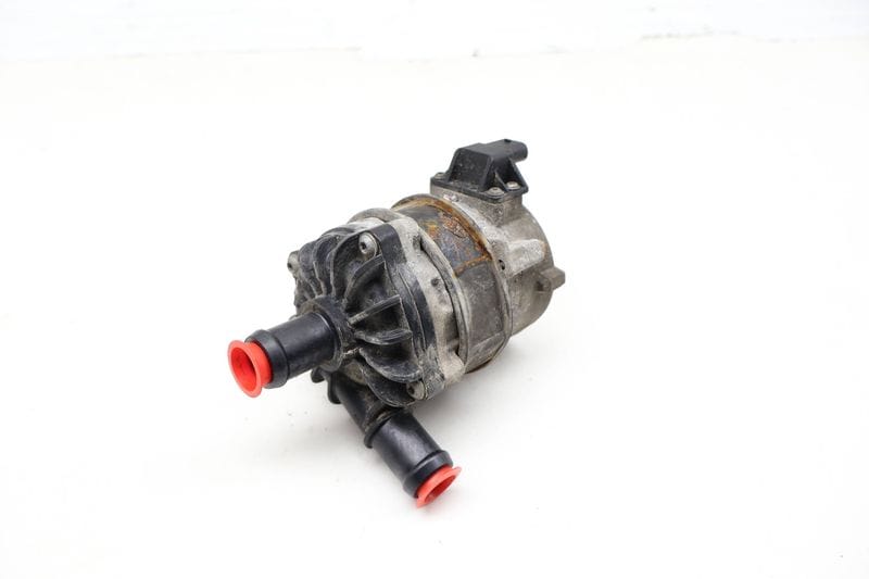 Coolant / Water Pump 8K0965567 — Used (SKU 720884)