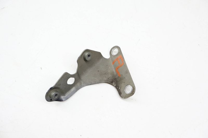 Fender Mount / Bracket 4L0821135 — Used (SKU 720702)