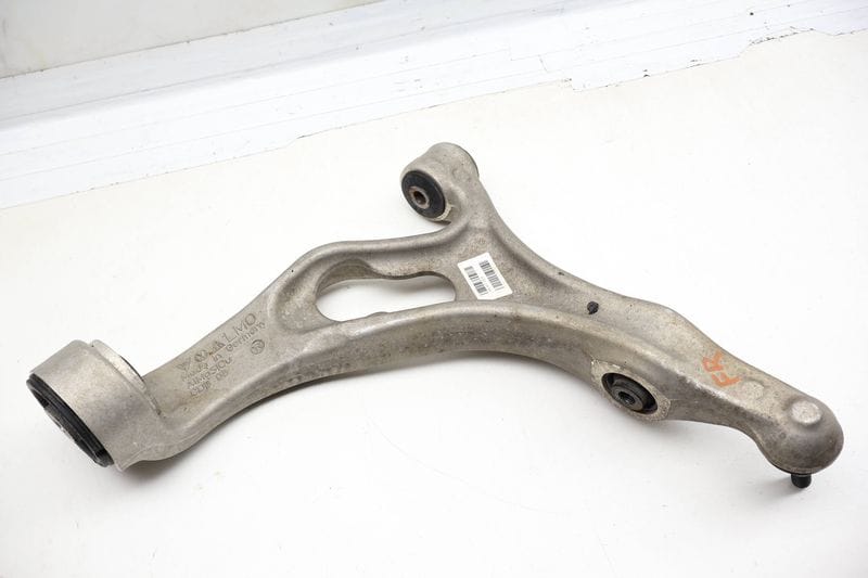 Lower Control Arm 7P0407152E — Used (SKU 720959)