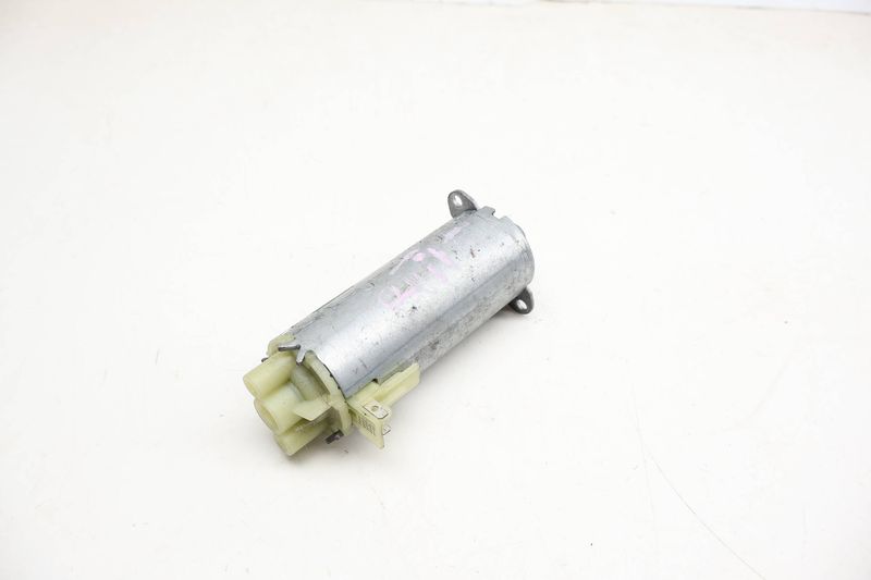 Rear Tilt / Height Adjustment Seat Motor 7L0959112 — Used (SKU 720718)