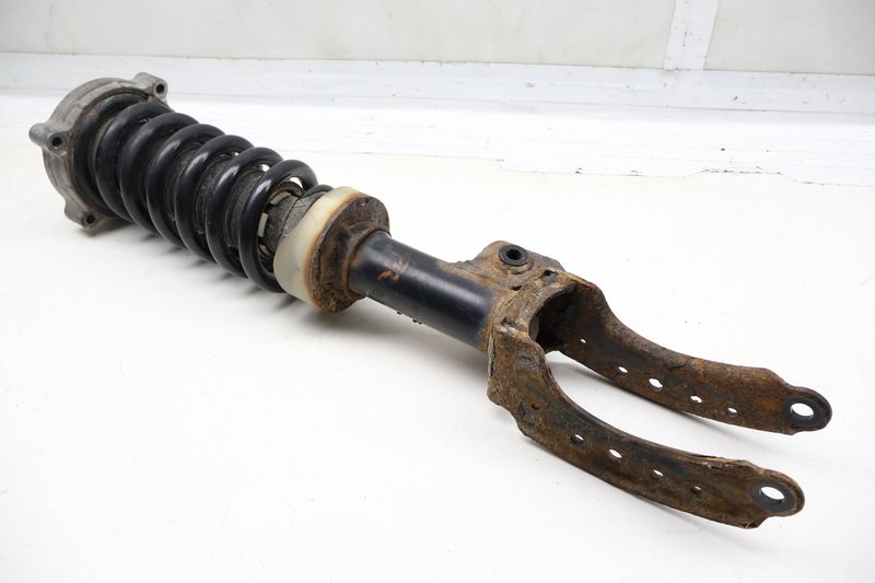 Strut / Spring Assembly 7L8413032K — Used (SKU 720978)