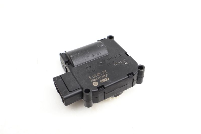 HVAC Flap / Servo Air Motor / Actuator 4F0820511B — Used (SKU 720567)