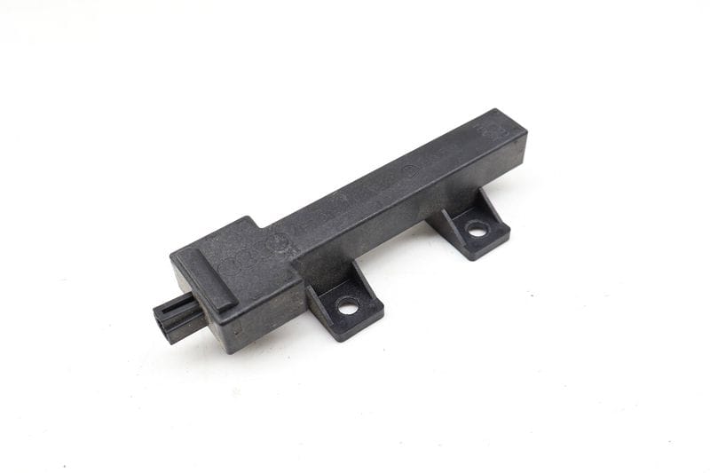 Kessy / Keyless Entry Antenna 4F0907247A — Used (SKU 720584)