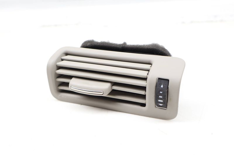 B Pillar Air / Climate Vent 4L0819209 — Used (SKU 720657)