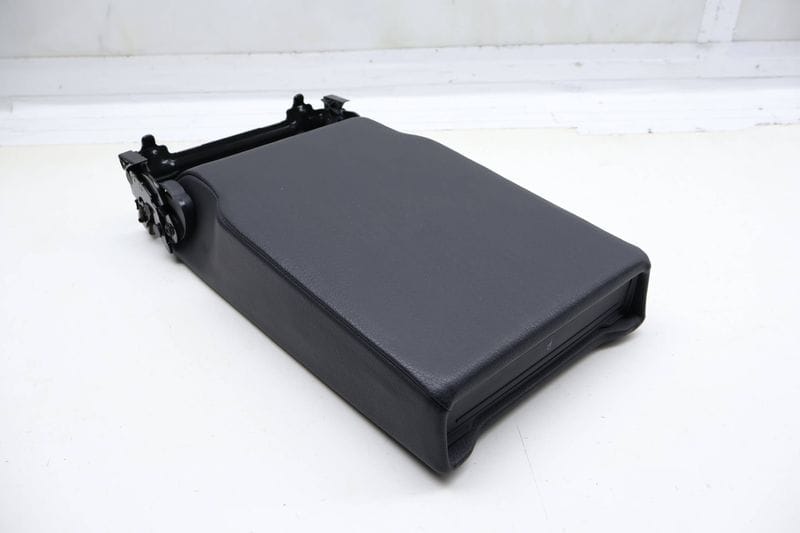 2ND Row Armrest / Cup Holder 4L0883081M — Used (SKU 720803)
